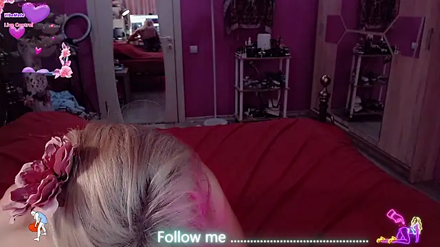 AnnieGOld_ webcam