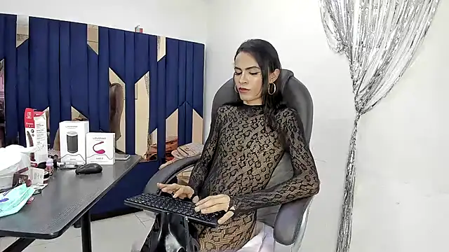 Modelo: Aisha_hotts777