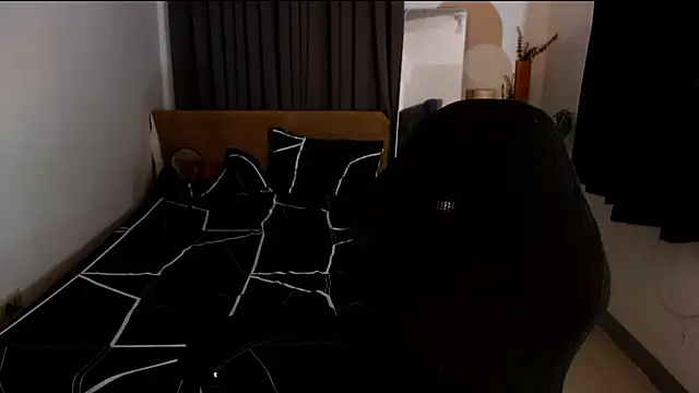 Ur_QueenCamilla webcam