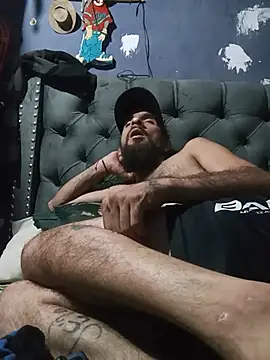 hairy_mannn webcam