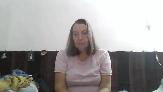 AnnaLive570 live cam on StripChat