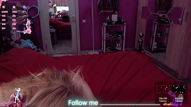 AnnieGOld_ webcam