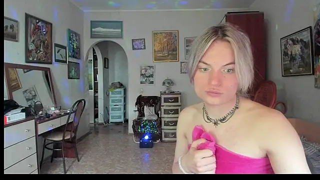 milliKira006 webcam