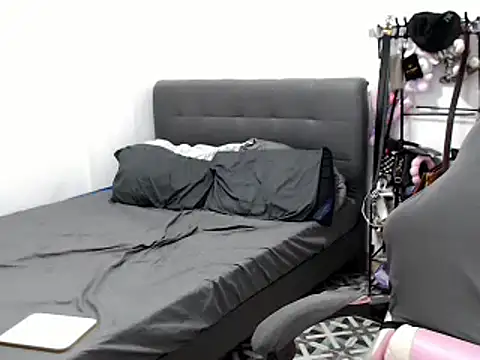 urqueendominant webcam