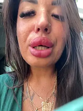 RuslanaXX webcam