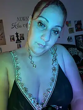 DeeLight124 live cam on StripChat