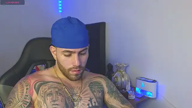 Ades_Lowe webcam