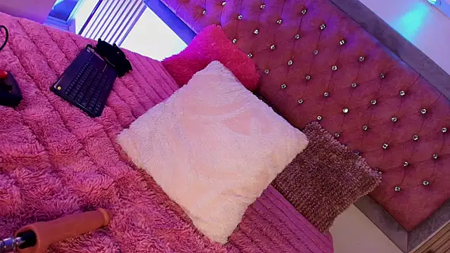 MylaDreams webcam