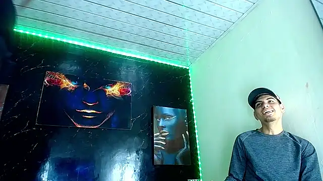 LuxeCouple webcam