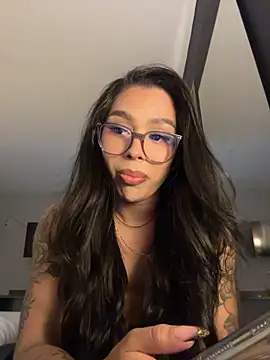 Samantha_Bernardo webcam