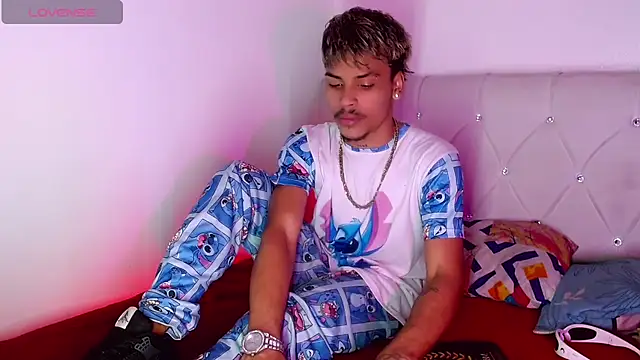 Angel_foxc13 webcam