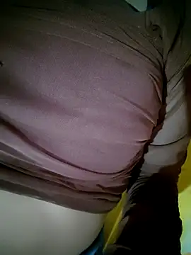 cute_riya_11 webcam