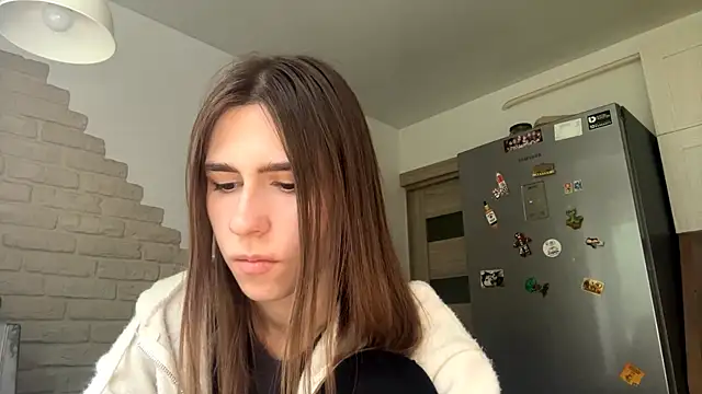 ZaraGuyette live cam on StripChat