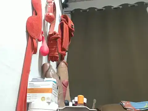 30cmHORSECOCKSELFSUCKER webcam