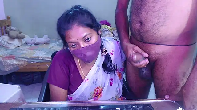 Novapol11 live cam on StripChat
