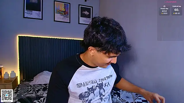 Leo_Savage_ webcam