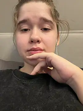 HornyGirlH webcam