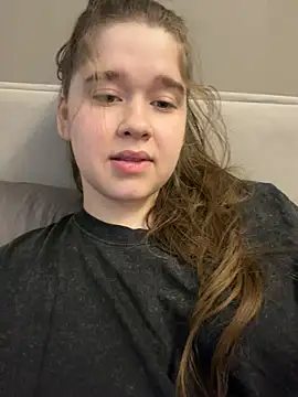 HornyGirlH live sex cam