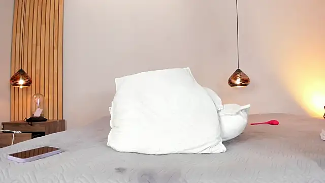 Modèle: REINA_ADAHARA