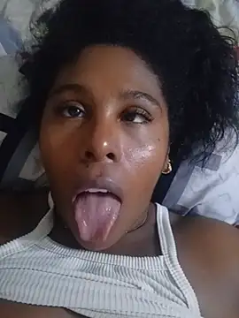 black-pussy-and-white-coc webcam