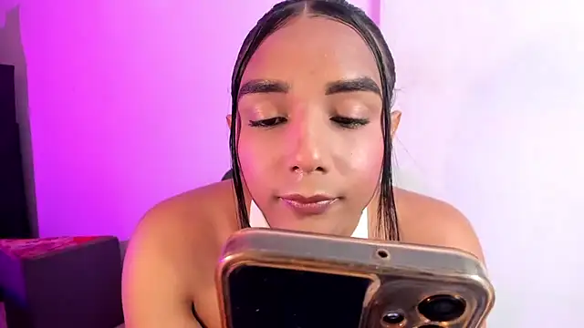 CandyLatinHott webcam