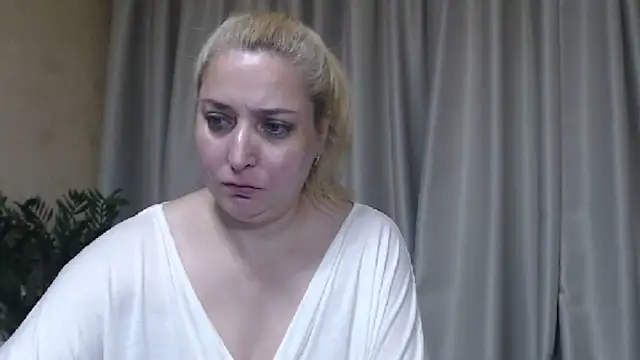 sweetpussy13 webcam