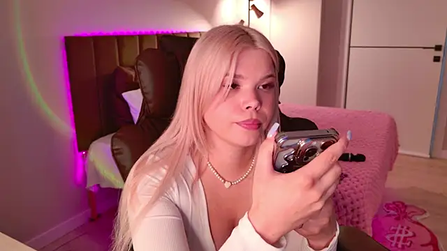Born_to_Blow_ webcam