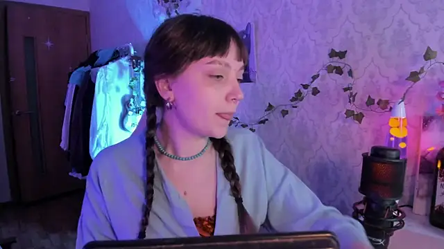 RileyNymph webcam