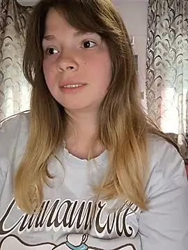 Zuli_Kiska webcam