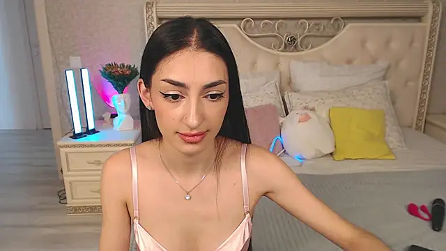 lina_robbins (F young) - suck finger & eye contact