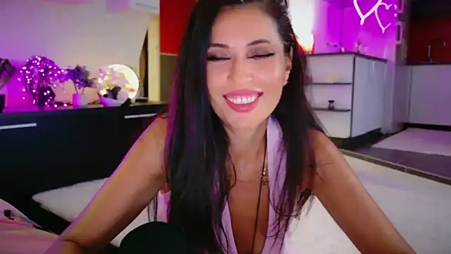 misssmiley26 (Ask my age) - Wine,smiles , topless tease