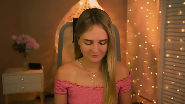 deboralarson (Ask my age) - the sexiest lady...