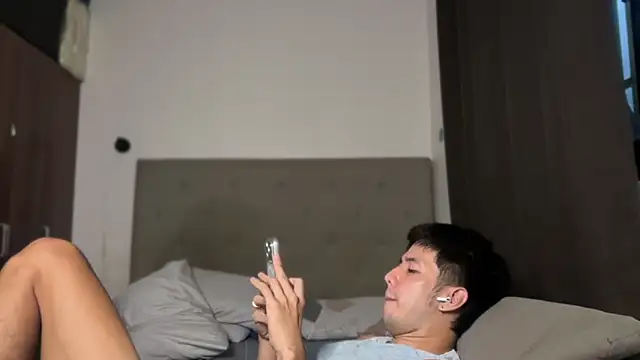 addictiveboi (M young) - Public cumshow!