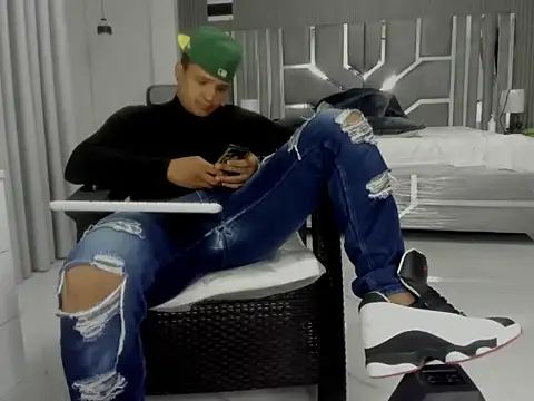 master_leather webcam