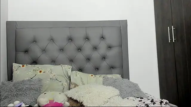 imemily__ (F young) - UNDRESS FOR YOU!!