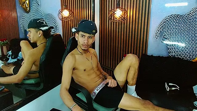 Skinny_cute_Alyer webcam