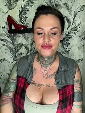 inkedmisslabaehm (F milf) - Spread Legs in water + foam Play