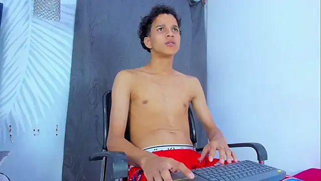 LatinPrince_ live cam on StripChat