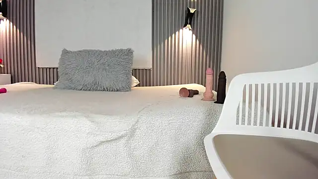 zafiiraa (F young) - bounce my tits and spit