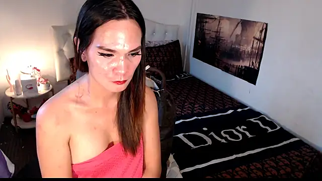 NinaDOM4CUM webcam