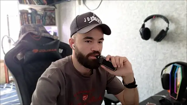 _Serious_Man webcam