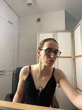 MartiniiSelenna live cam on StripChat