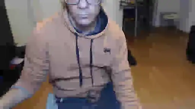 guachin_hunk live cam on StripChat
