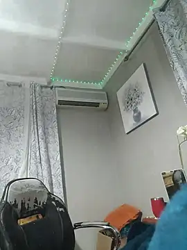 Deezdivine live cam on StripChat