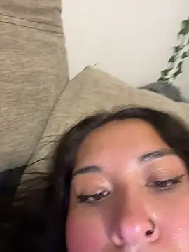 Nailealipsglossy webcam