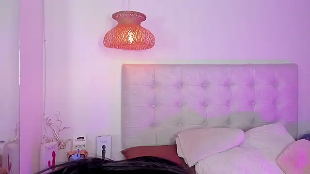 Vanessa_cruz_18 webcam