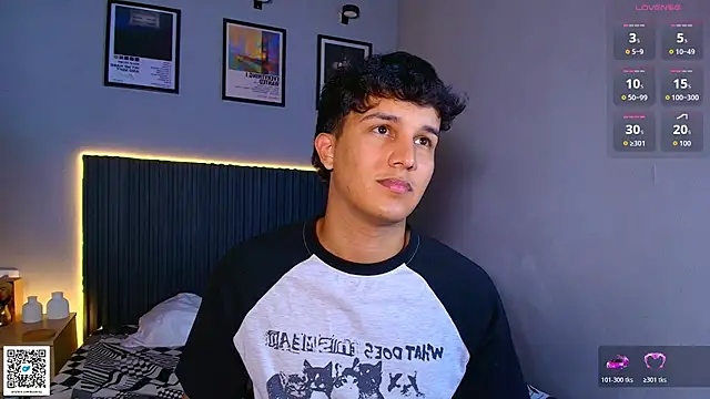 Leo_Savage_ webcam