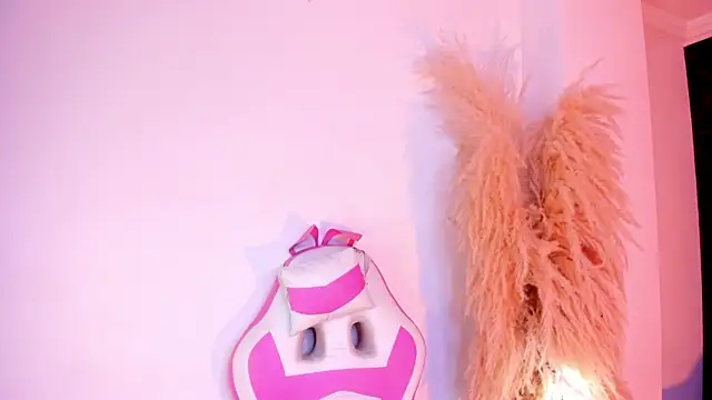 cristinerainn_ - CristineRainn_'s free webcam - UK Sex Cams