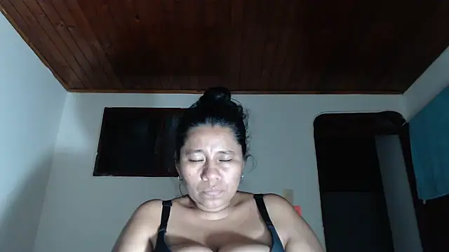 adrixxx38 webcam