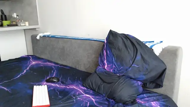 Student_Oliver live cam on StripChat